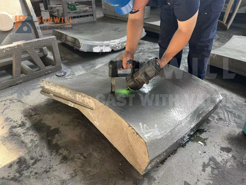 concave segments on primary gyratory crushers